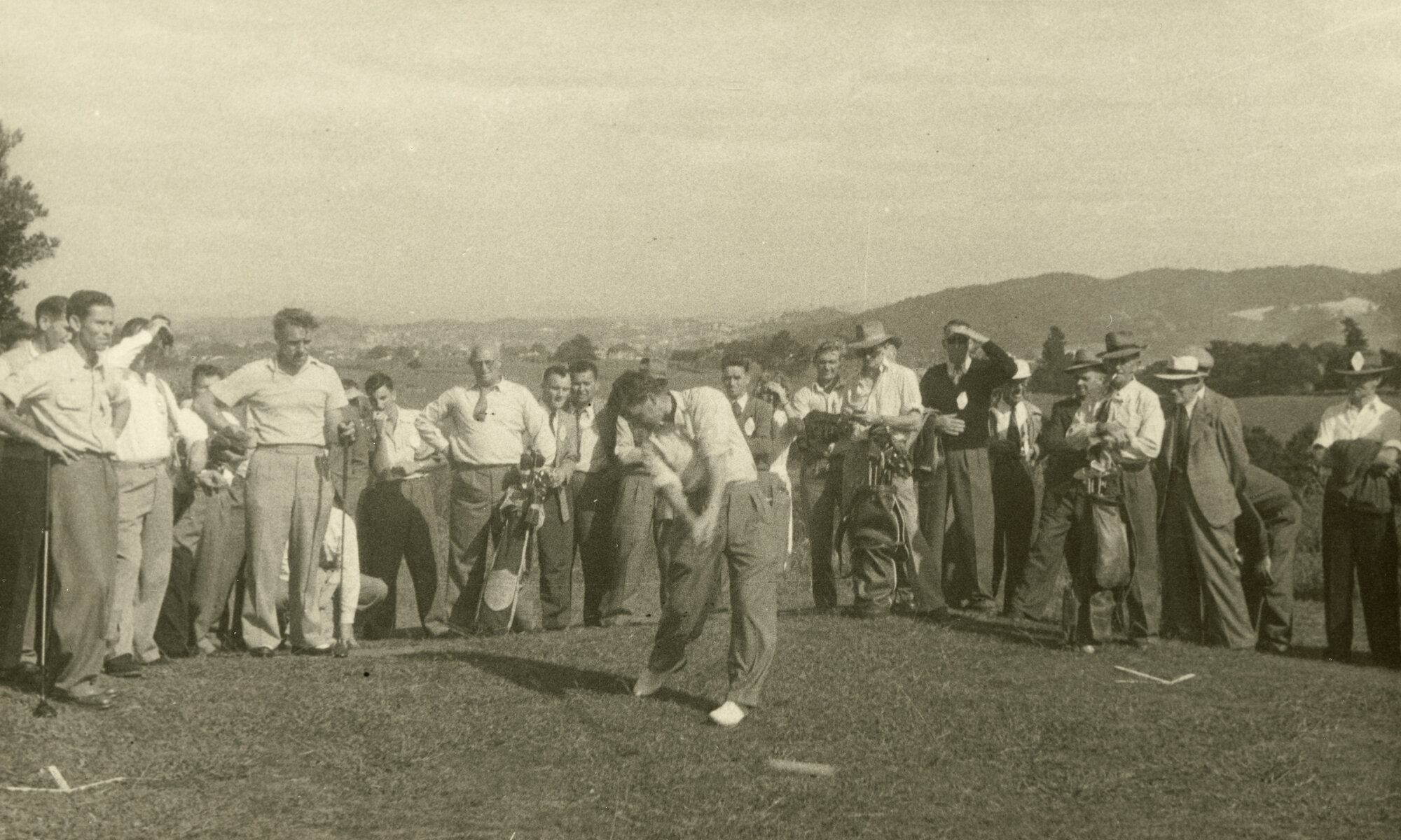 Dai Rees putting on Denby Links