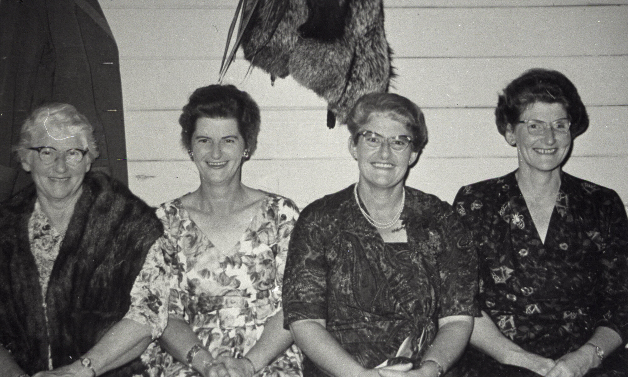 Florrie Geard with daughters, Thelma, Doris &amp; Elsie