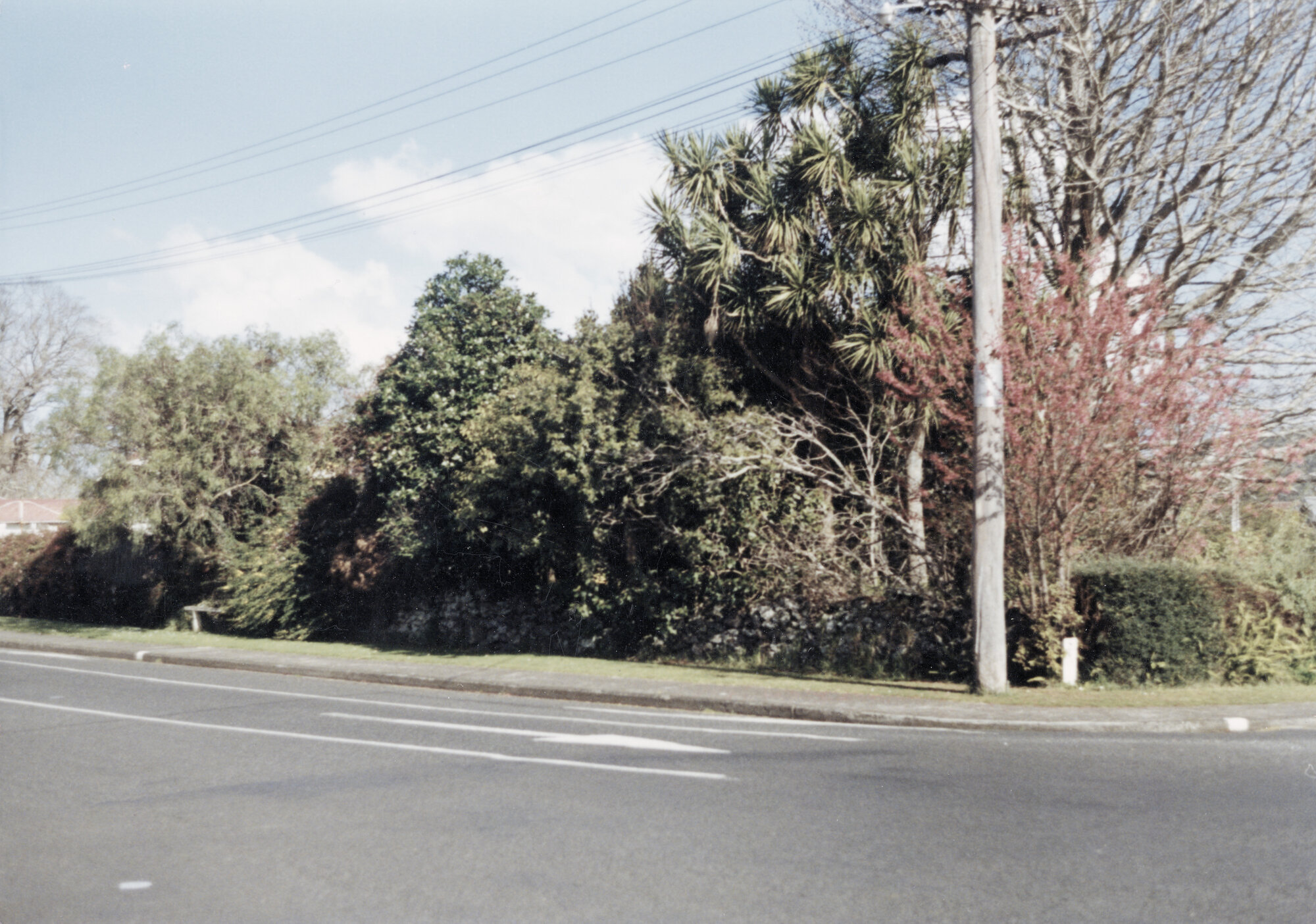 Rock Walls Corner Cairnfield Road and Mains Ave 