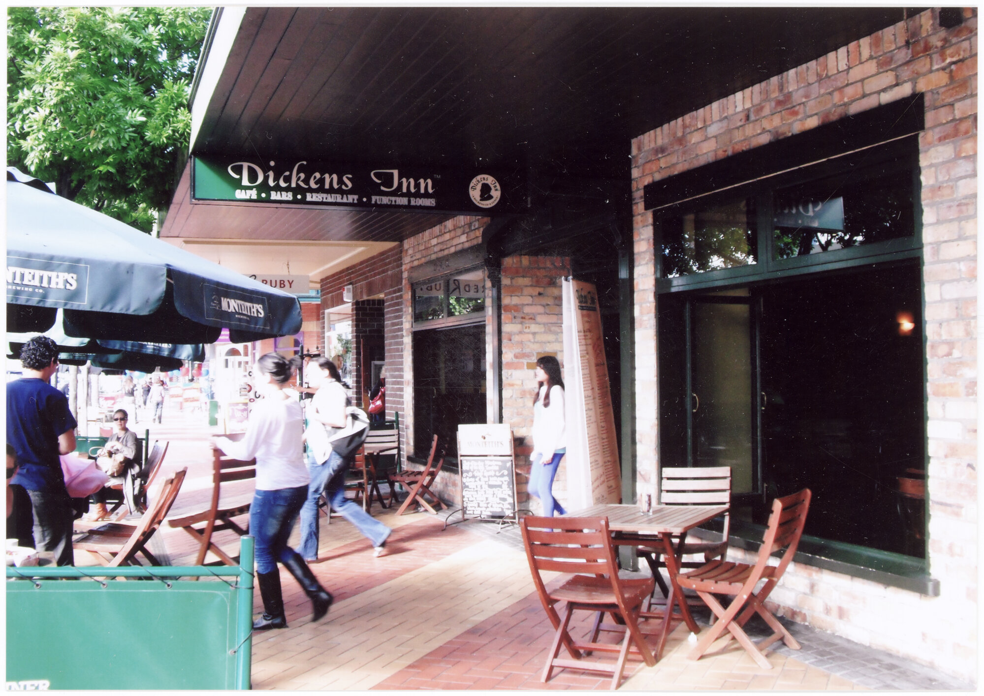 Dickens Inn, Whangarei Central