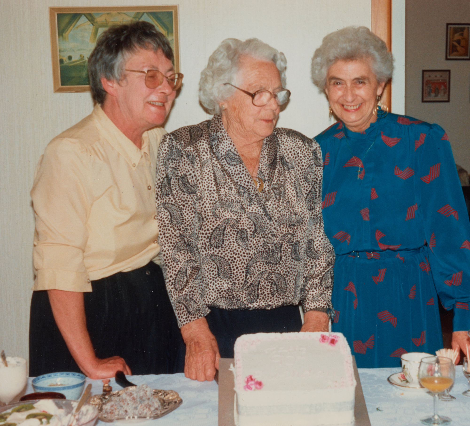 Reunion of 1960s' Whangarei Homemakers' Choir 14/5/93