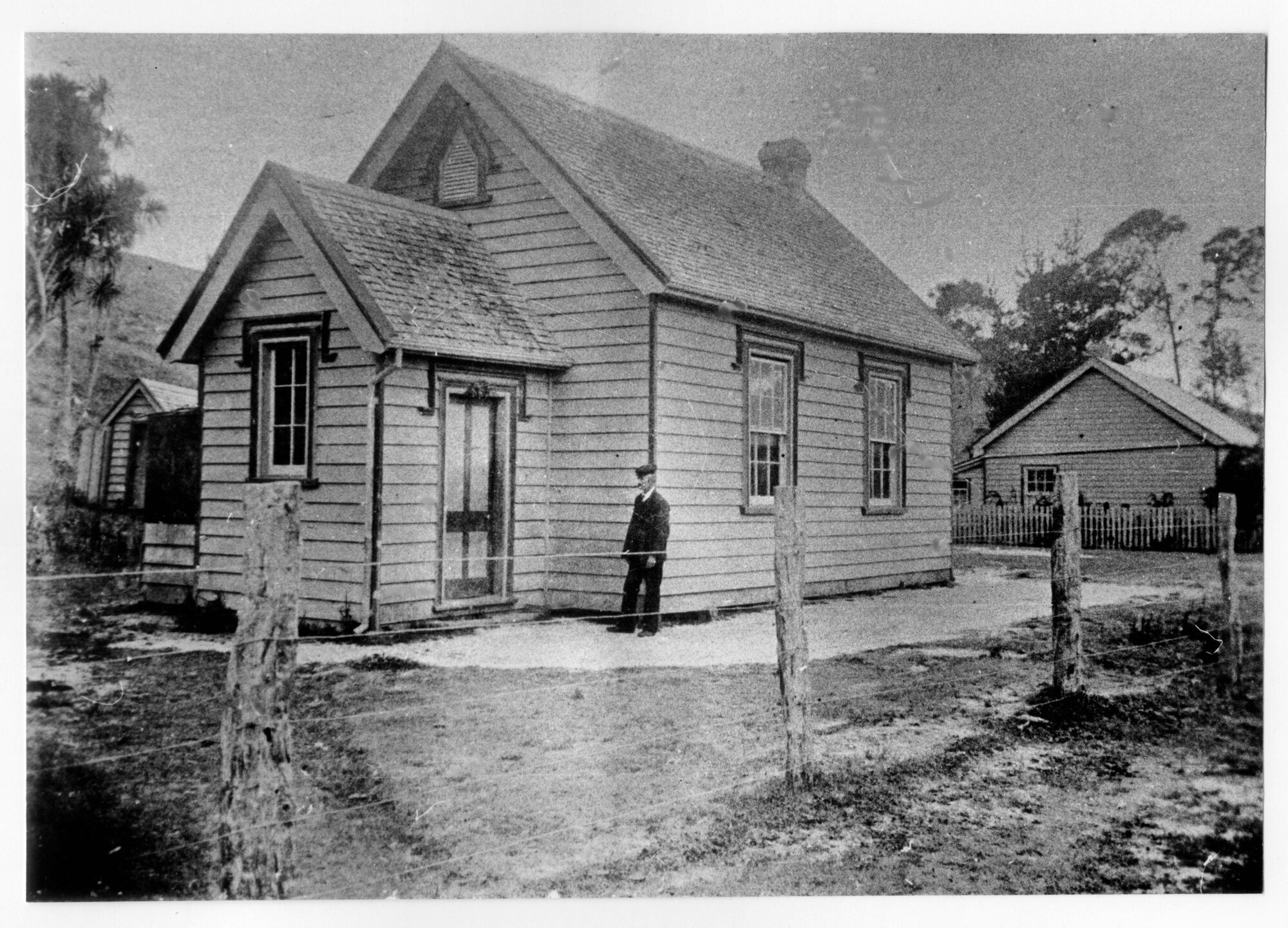 Original Ngunguru School and Schoolhouse, 1927