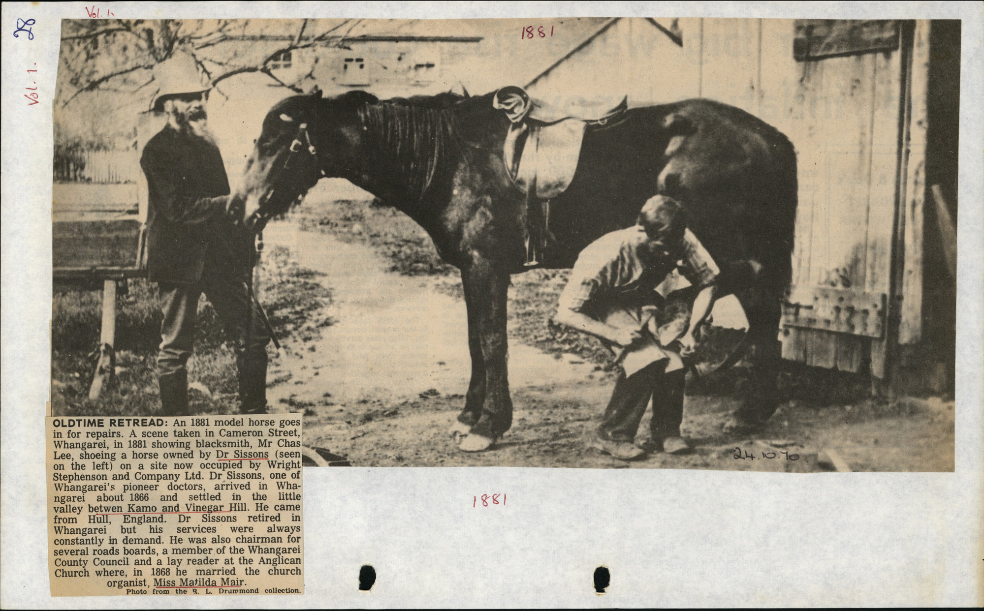 PN01.28 Blacksmith Mr Chas Lee shoeing a horse owned by Dr Sissons