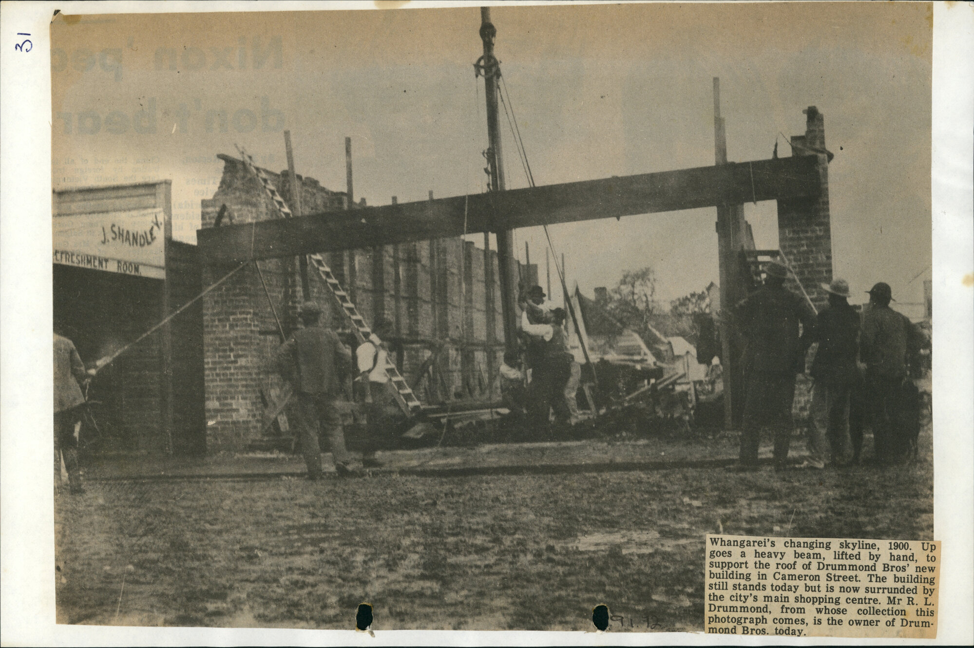 PN01.31 Erecting roof of Drummond Bros' new building in Cameron Street