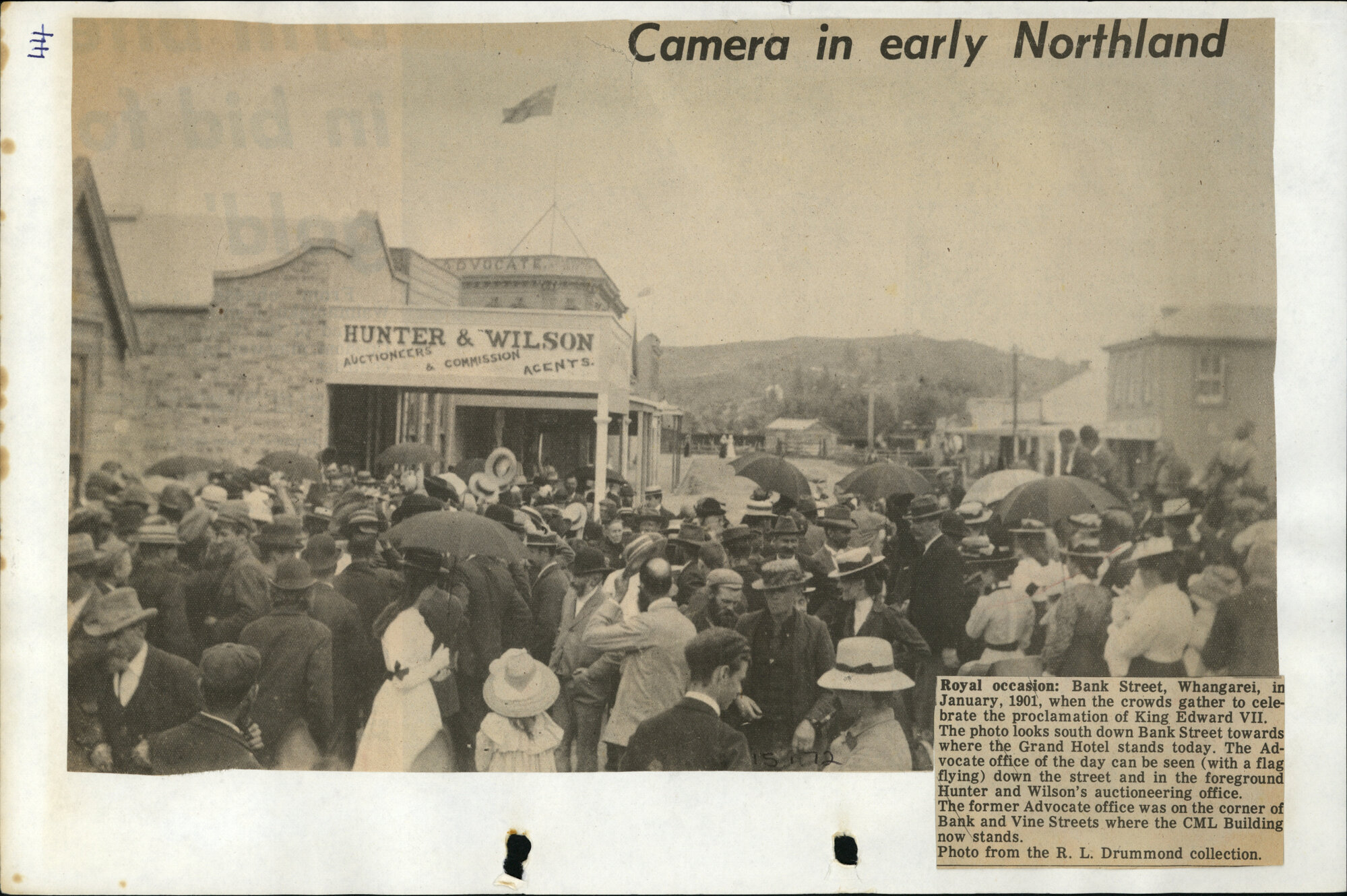 PN01.44 Crowds gather to celebrate the proclamation of King Edward VII