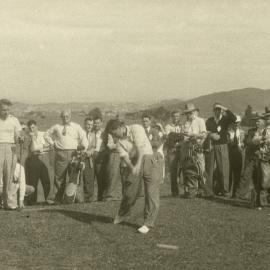 Dai Rees putting on Denby Links